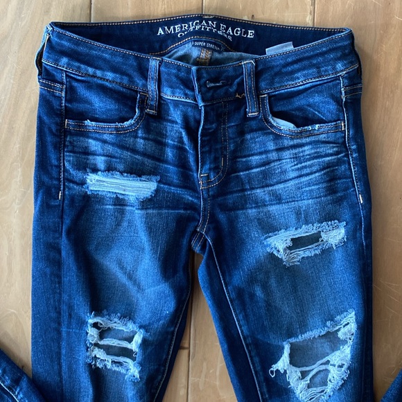 Women’s American Eagle Super Stretch Superlow Jegging - Picture 3 of 9